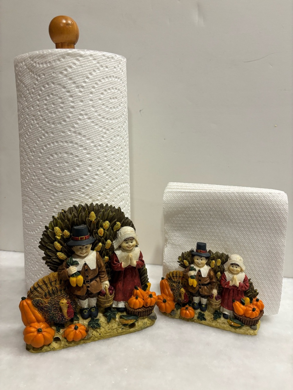 Thanksgiving Fall Harvest Paper Towel Holder Stand & Napkin Holder Pilgrims Vtg